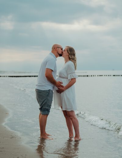 Babybauchshooting am Strand