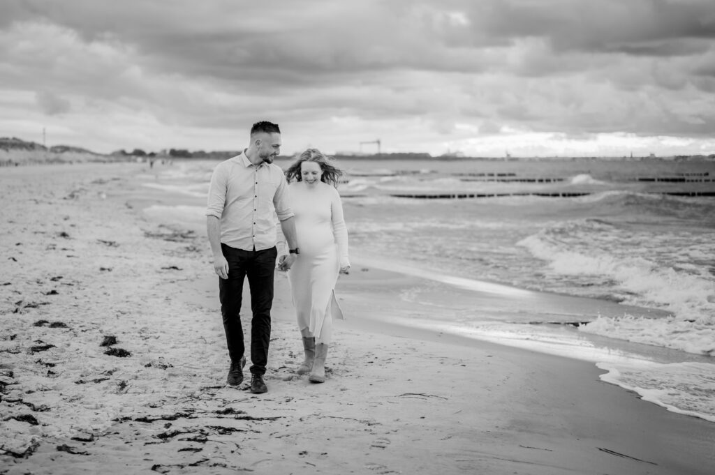 Babybauchshooting Strand Warnemünde