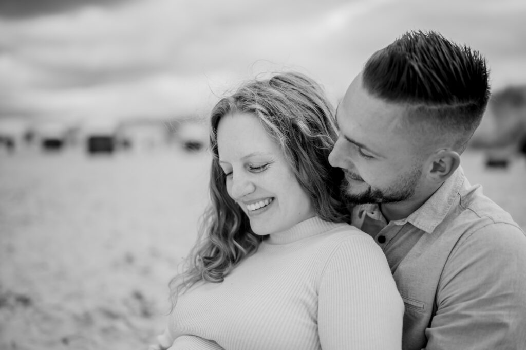 Babybauchshooting Strand Warnemünde