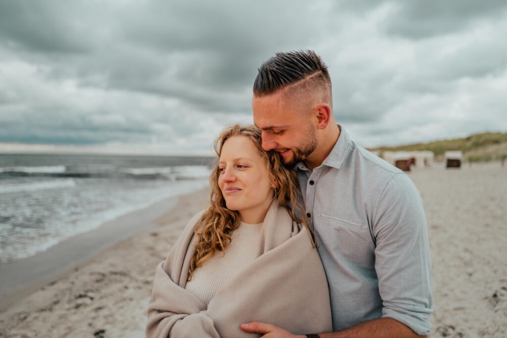 Babybauchshooting Strand Warnemünde